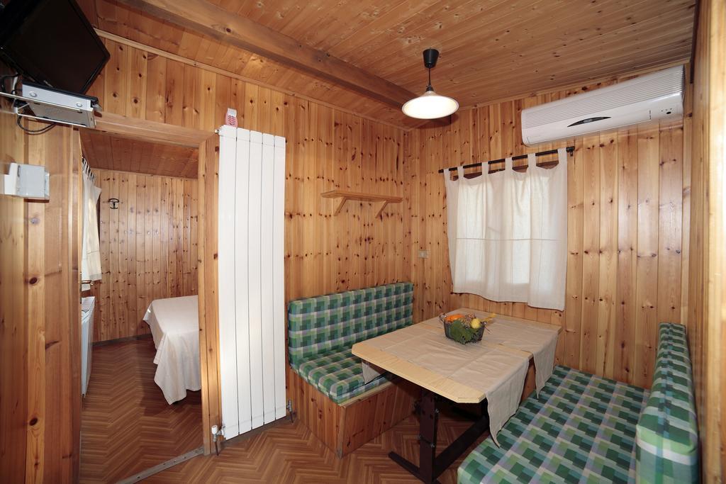 Il Frantoio Camping Сан Бартоломео ал Маре Стая снимка