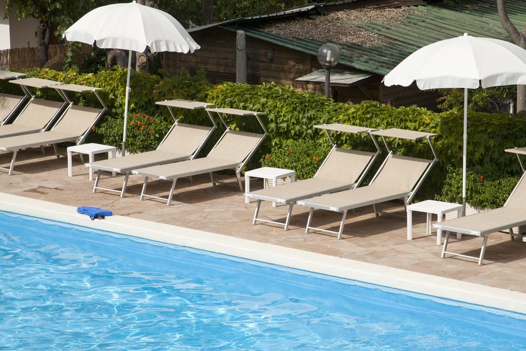Il Frantoio Camping Сан Бартоломео ал Маре Екстериор снимка